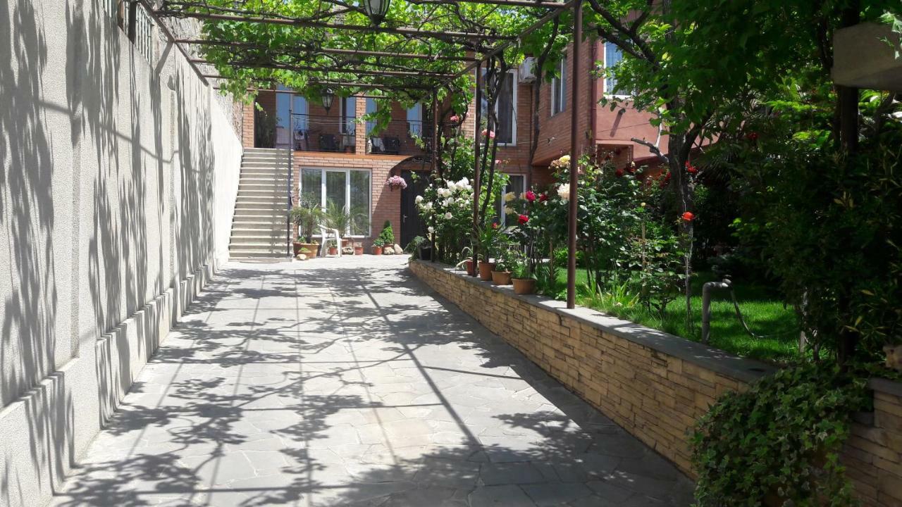 Green Garden Tbilisi Eksteriør billede